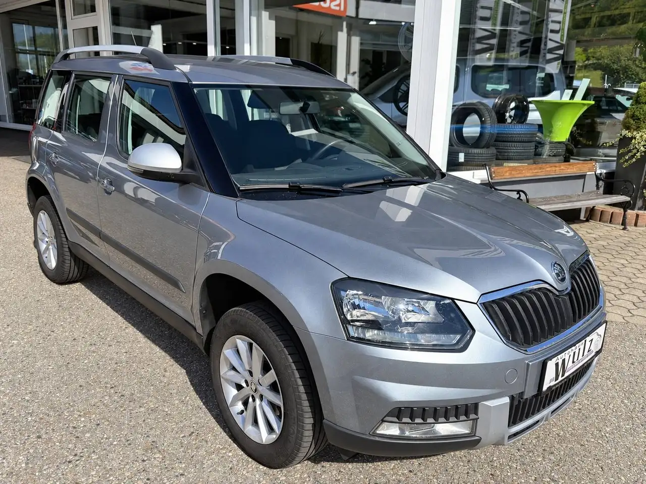 Skoda Yeti 2.0 TDI SCR Ambition Outdoor – 8-fach bereift, AHV — photo 1 of 20