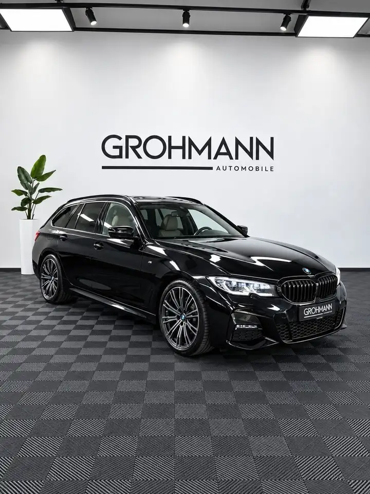 BMW 320 3 Touring 320 d M Sport Laser RFK Pano — photo 1 of 19