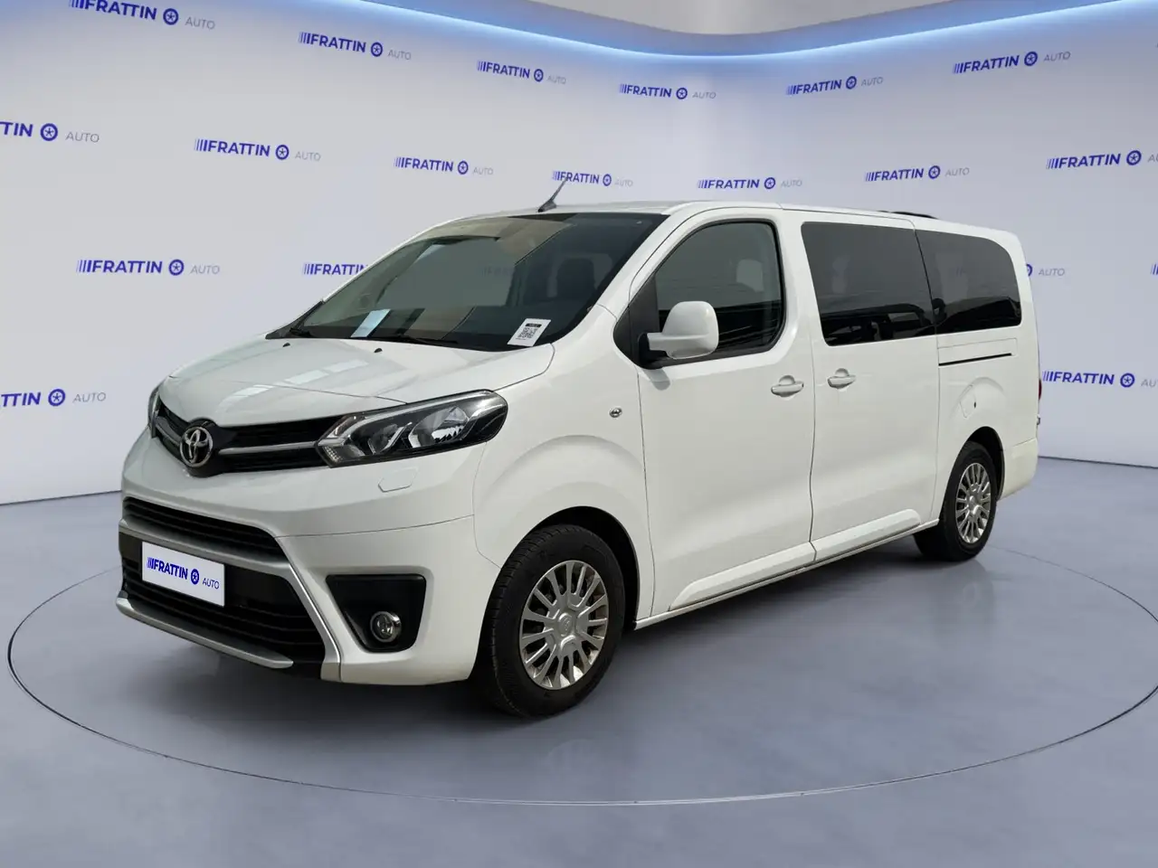 Toyota Proace VERSO 2.0D 144 CV L2 D Lounge — photo 1 of 15