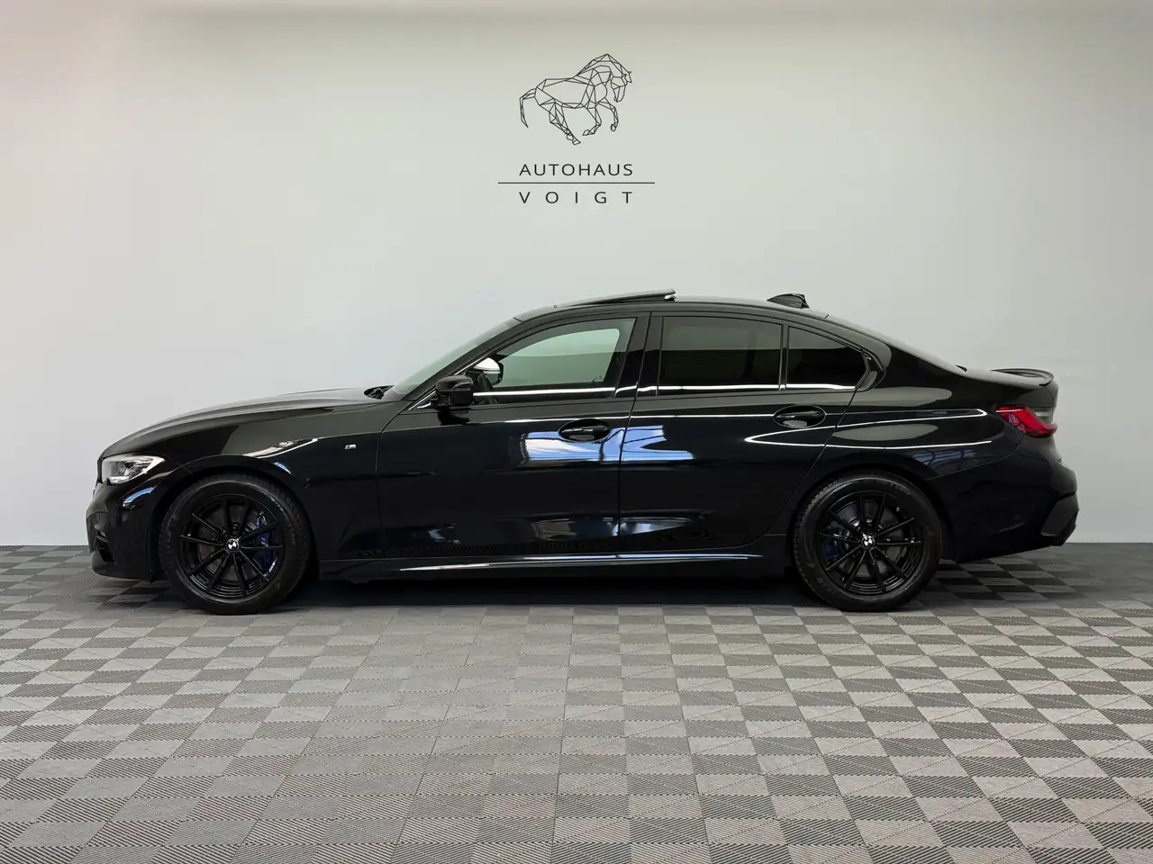 BMW 330 d M Sport|HiFi|Pano|ACC|HUD|Laser|Carplay| — photo 1 of 37