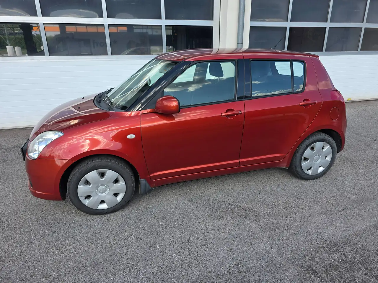 Suzuki Swift Swift 1,3 GL 4WD GL — photo 1 of 8