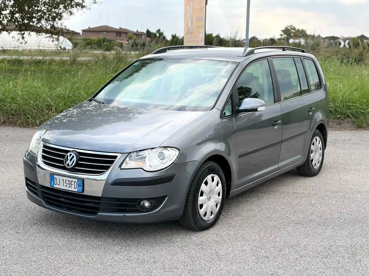 Volkswagen Touran 1.6 Gpl 2007 — photo 1 of 11