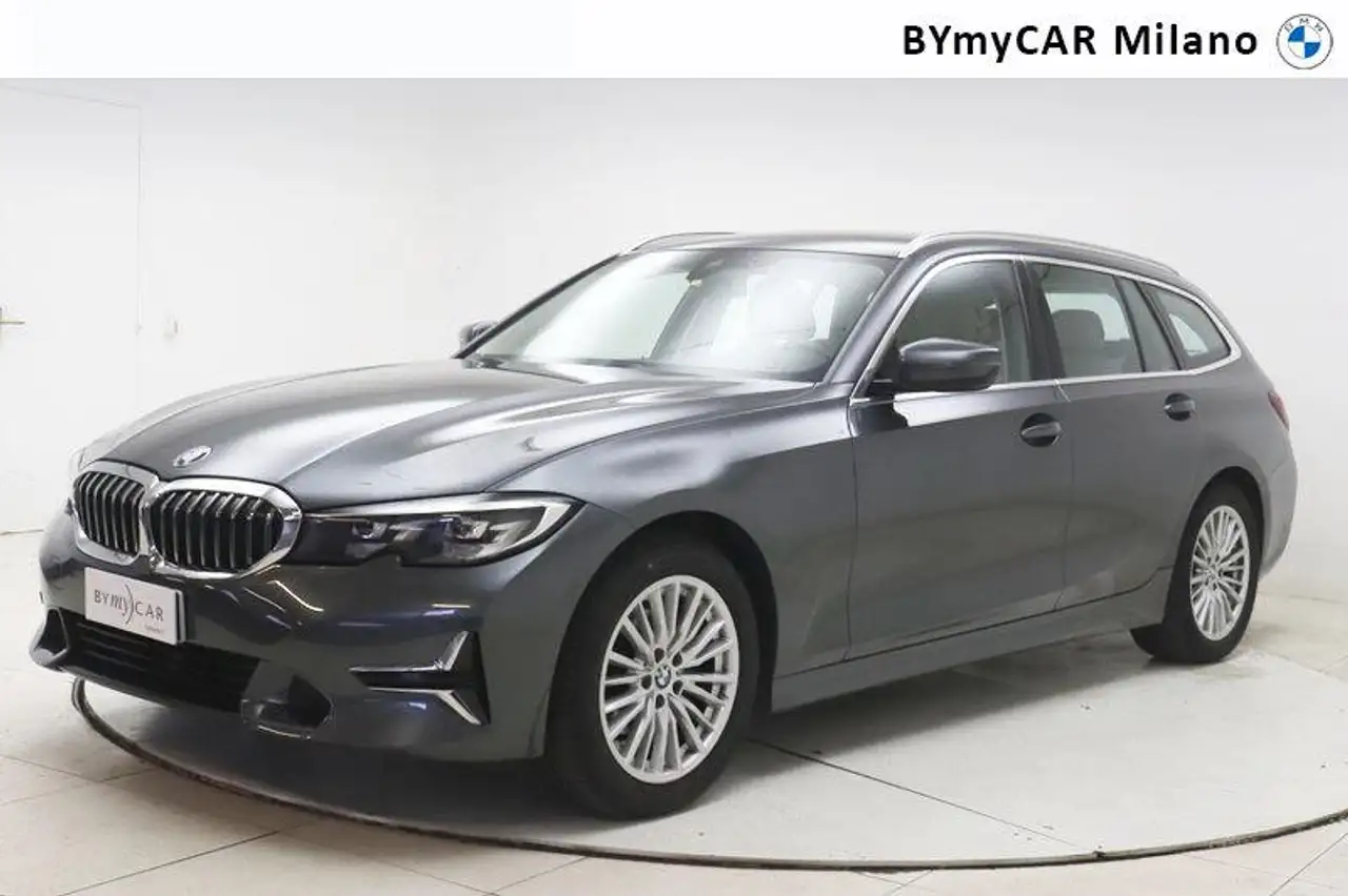 BMW 318 i Touring Luxury auto — photo 1 of 15