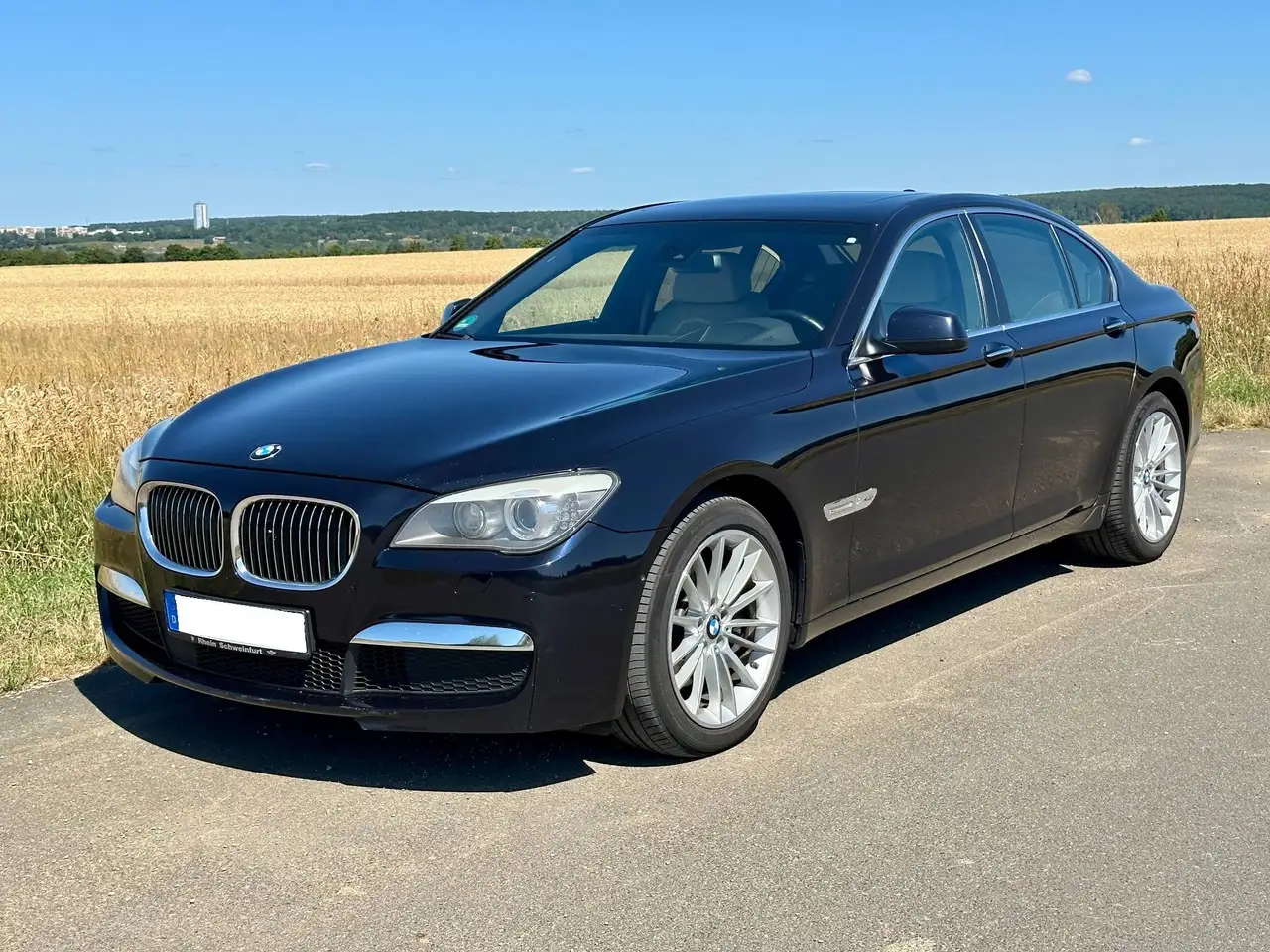 BMW 740 7er Diesel 740d xDrive — photo 1 of 20