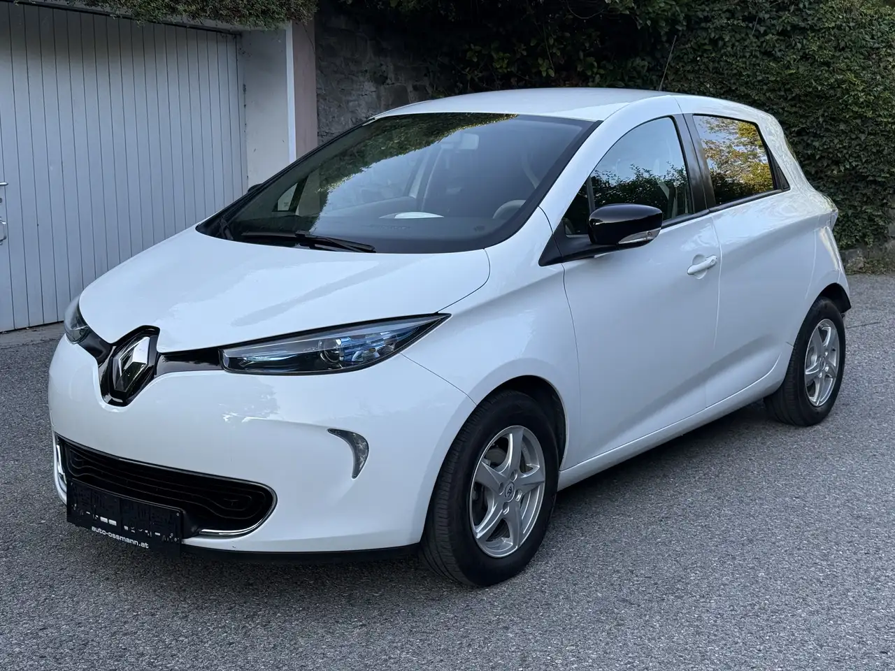 Renault ZOE R240 22kWh Life (Batterie ausgekauft) — photo 1 of 12