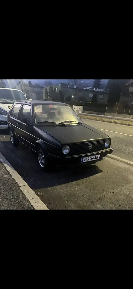 Volkswagen Golf — photo 1 of 14