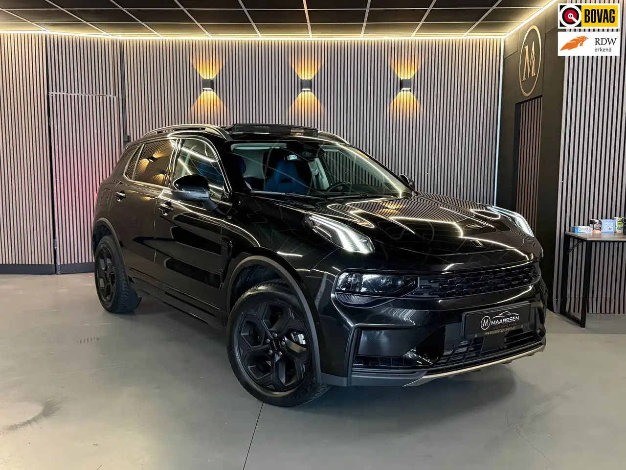 Lynk & Co 01 1.5| Pano|Stoelverwarming|Keyless|black Edtion|sfe — photo 1 of 15