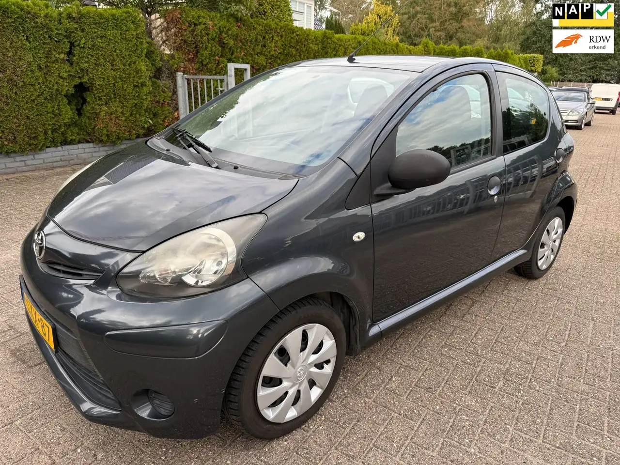 Toyota Aygo 1.0 VVT-i 5-DRS Now AIRCO CV EL.RAMEN NAP — photo 1 of 18