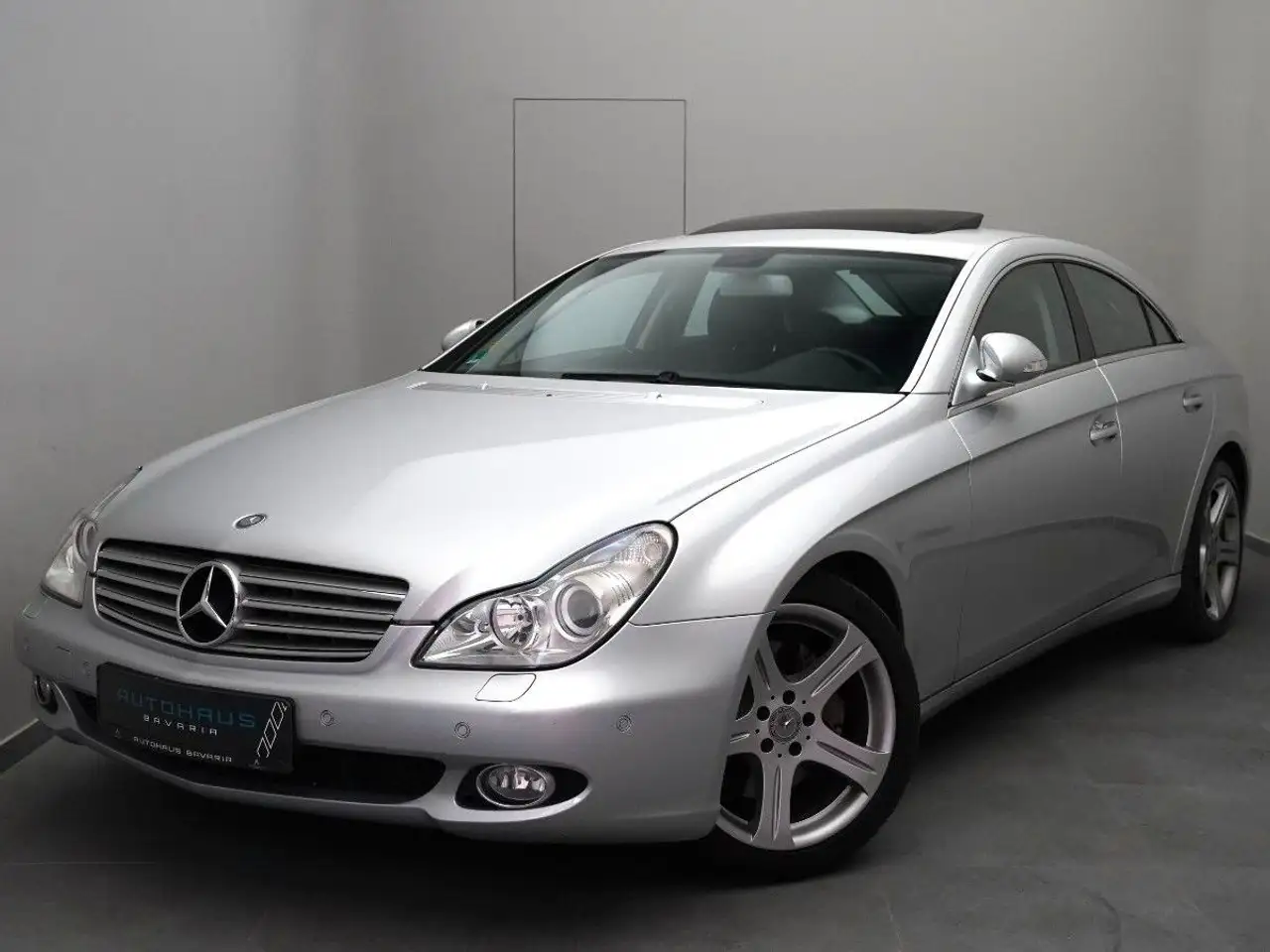 Mercedes-Benz CLS 350 CGI *HARMAN/KARDON*SITZBEL*TÜV*PDC* — photo 1 of 15