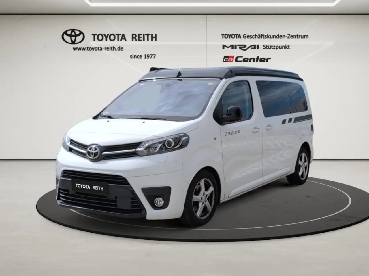 Toyota Proace VERSO CROSSCAMP L1 Team D 2,0 D-4D Apple CarPlay A — photo 1 of 8