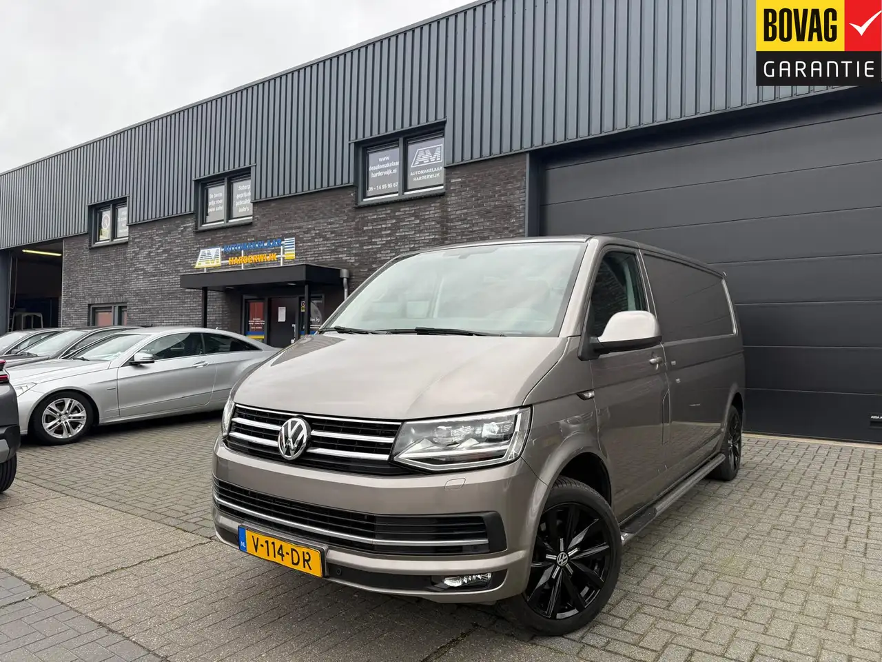Volkswagen T6 Transporter 2.0 TDI L2H1 DC Highline | 2E EIGENAAR | NW DISTR — photo 1 of 33