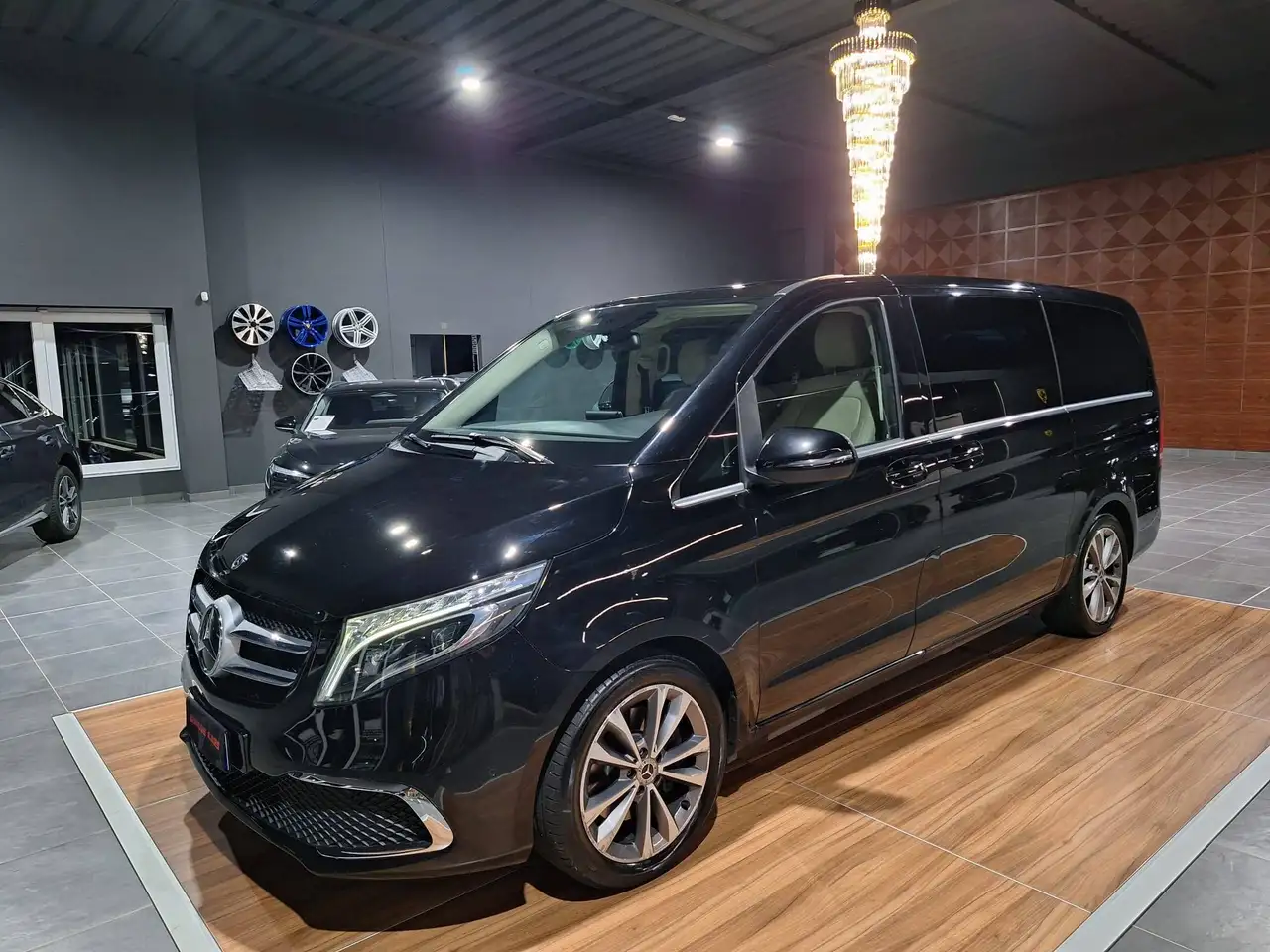 Mercedes-Benz V Classe V - W447 2019 Long Long 250 d Executive auto — photo 1 of 15