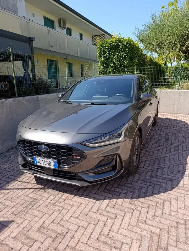 Ford Focus 1.5 ecoblue ST-Line 115cv auto — photo 1 of 5