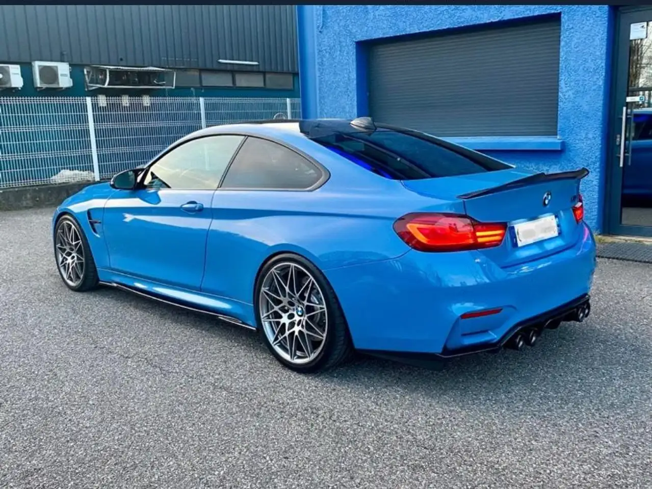 BMW M4 M4 compétition — photo 1 of 1