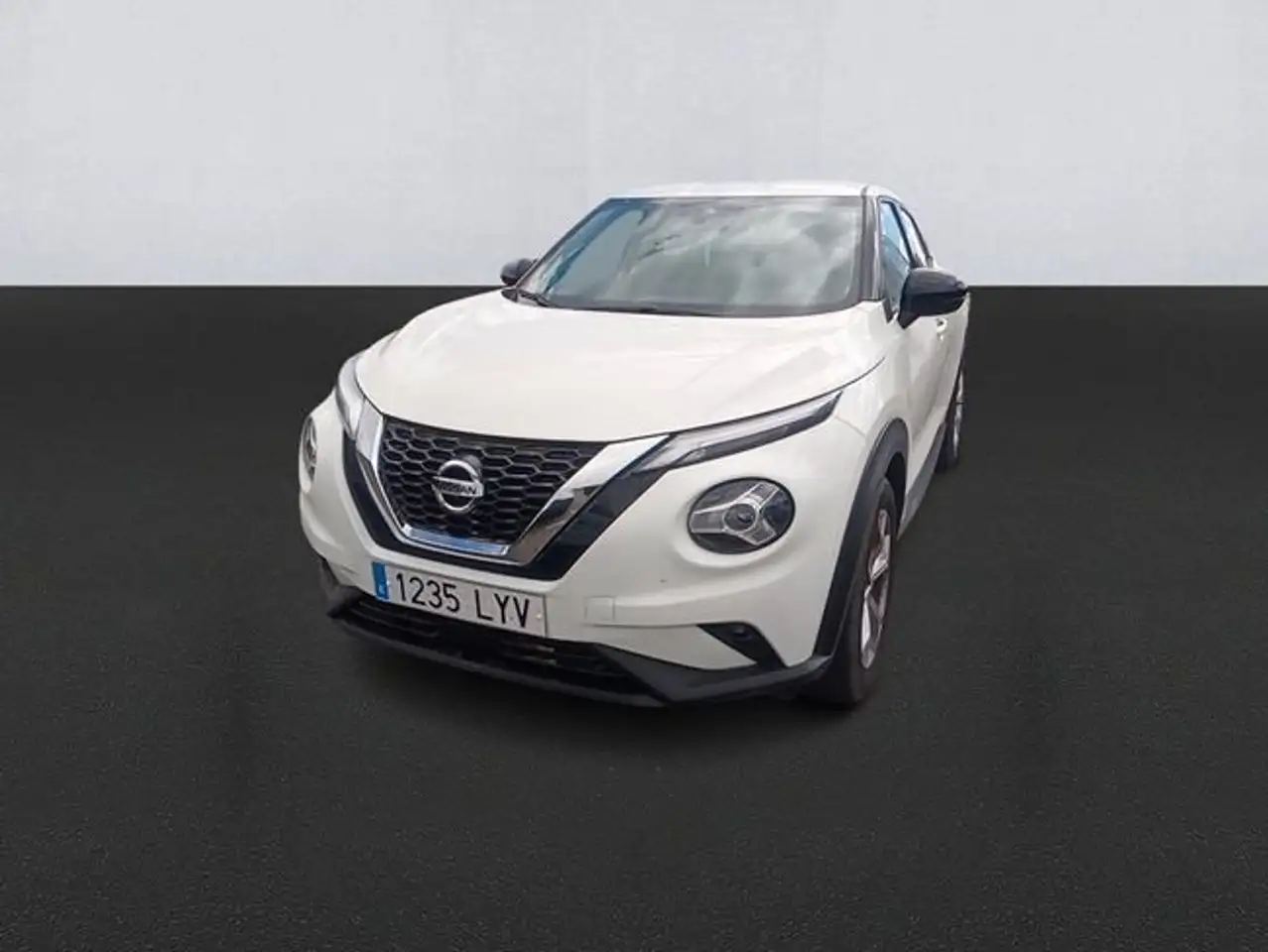 Nissan Juke DIG-T 84 kW (114 CV) 6M/T Acenta — photo 1 of 8