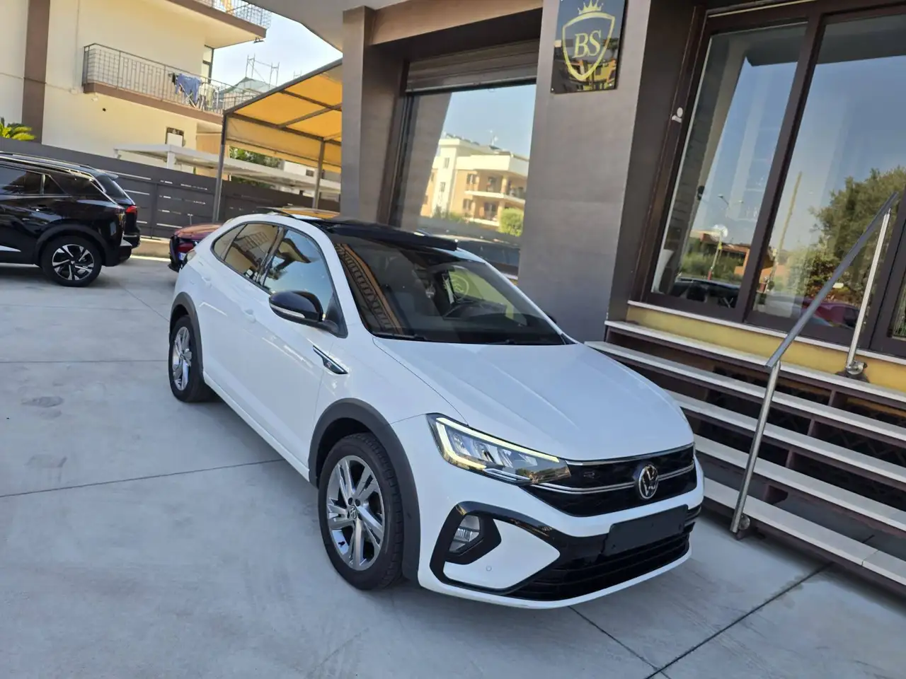 Volkswagen Taigo Taigo 1.0 tsi R-Line 110cv dsg — photo 1 of 15