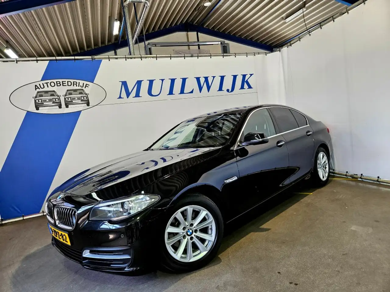 BMW 520i Executive / Trekhaak / Leder / NL Auto — photo 1 of 40