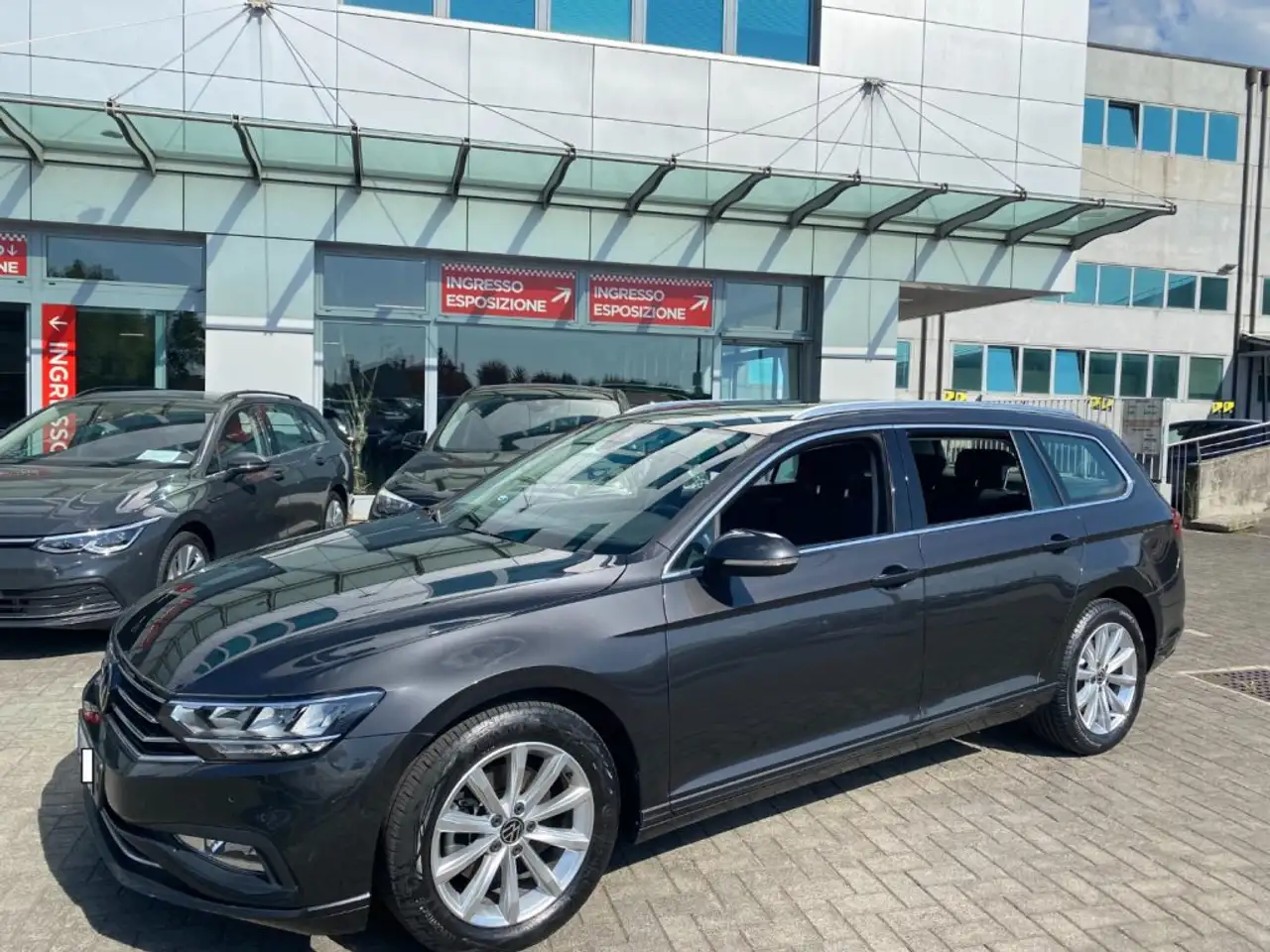 Volkswagen Passat Variant 2.0 TDI SCR EVO DSG Business — photo 1 of 10