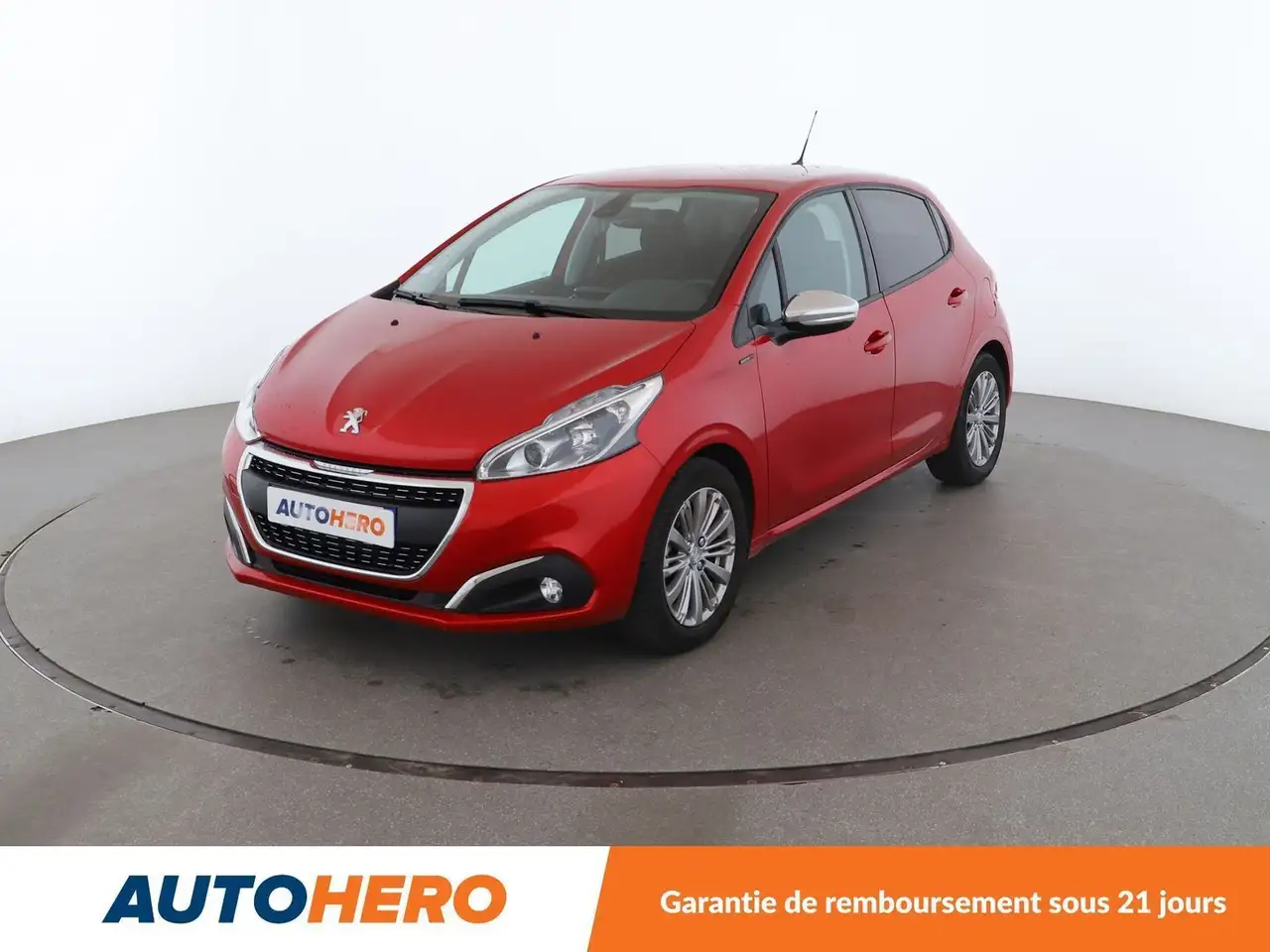 Peugeot 208 1.2 PureTech Signature — photo 1 of 32