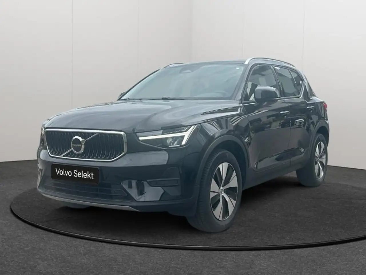 Volvo XC40 B3 Core 2026 / Essence — photo 1 of 23
