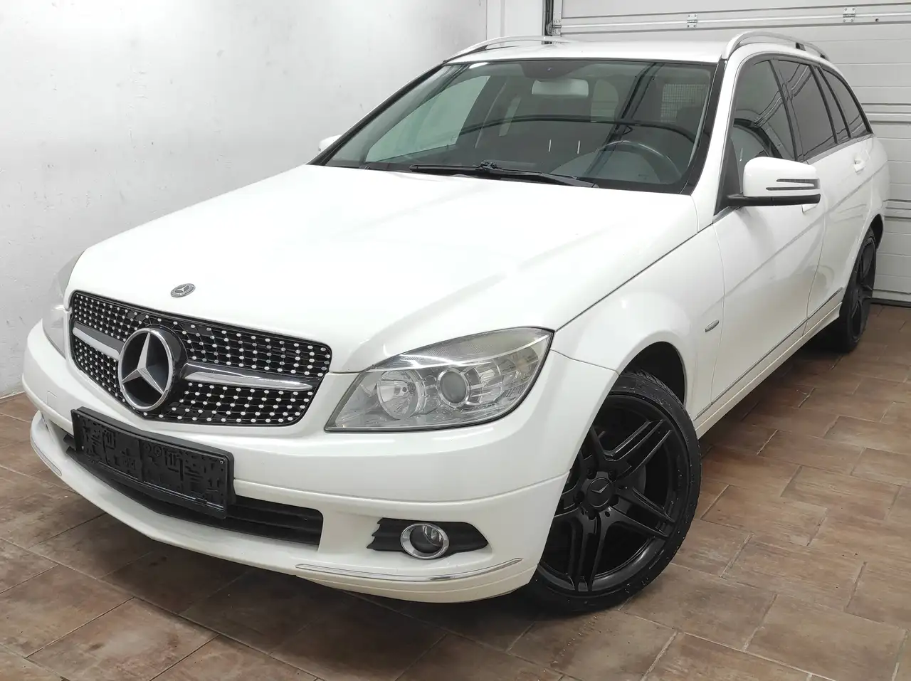 Mercedes-Benz C 220 CDI NAVI USB KLIMAA 6-GANG BC TEMP KAMERA SHZ ALLWETTER (204.208) — photo 1 of 15