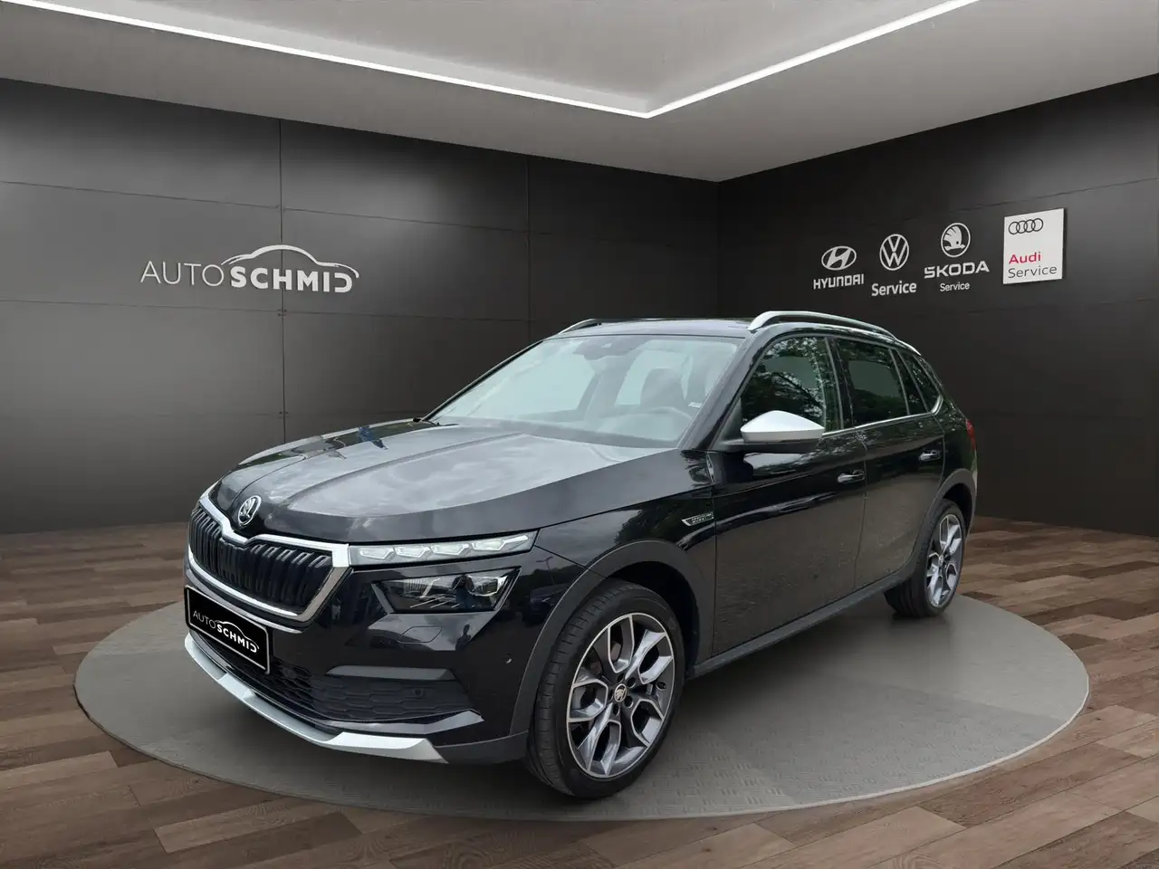 Skoda Kamiq Scoutline 1.5 TSI DSG NAVI AHK APP RFK — photo 1 of 28