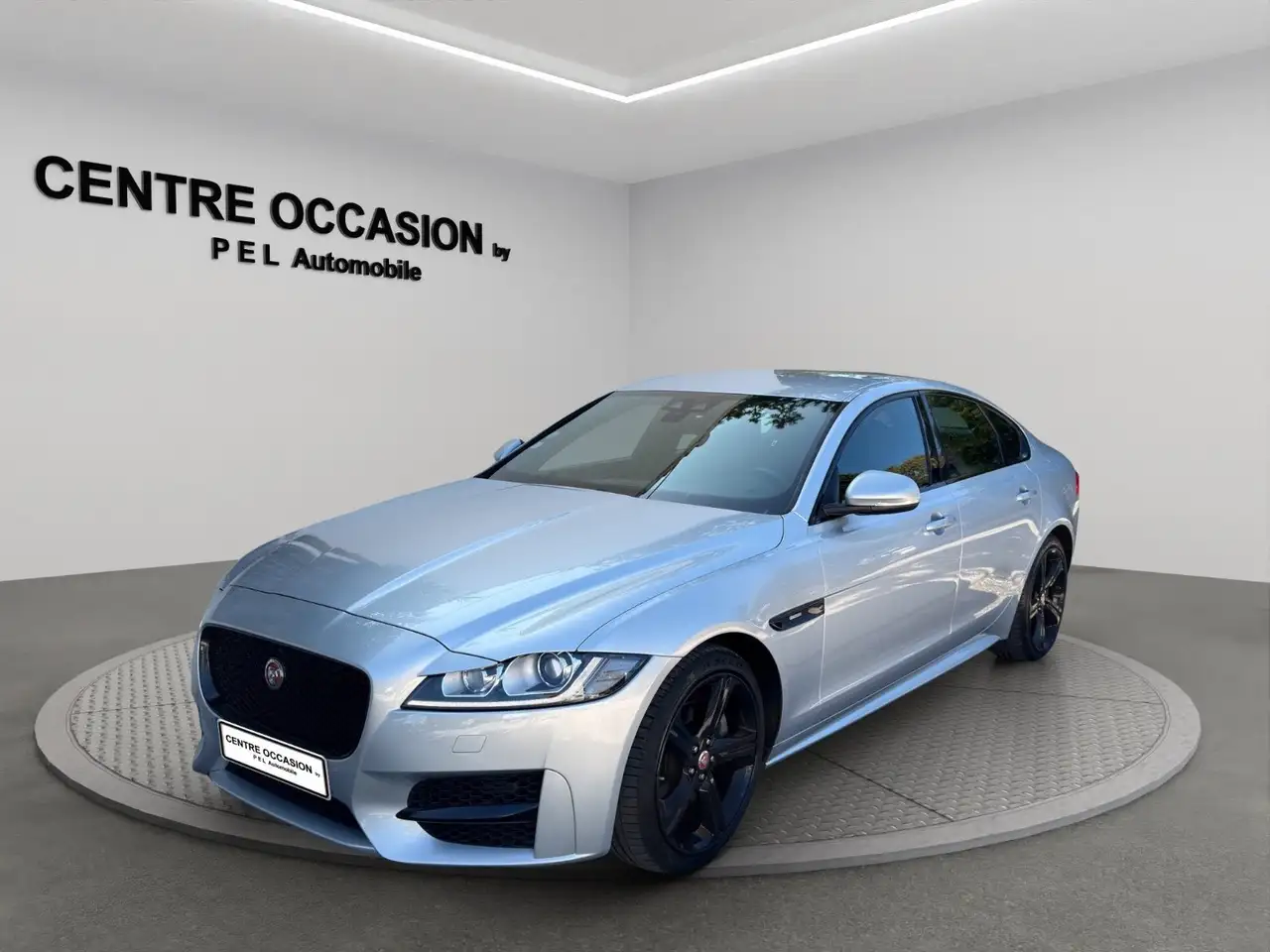 Jaguar XF R-SPORT AWD 2.0D 240 CH BVA8 – 88 246 KM — photo 1 of 26