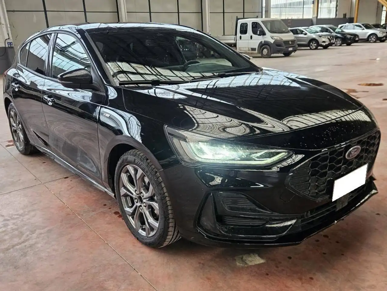 Ford Focus 5p ST-Line 1.0T EcoBoost Hybrid 155 CV Powershift 7M — photo 1 of 15