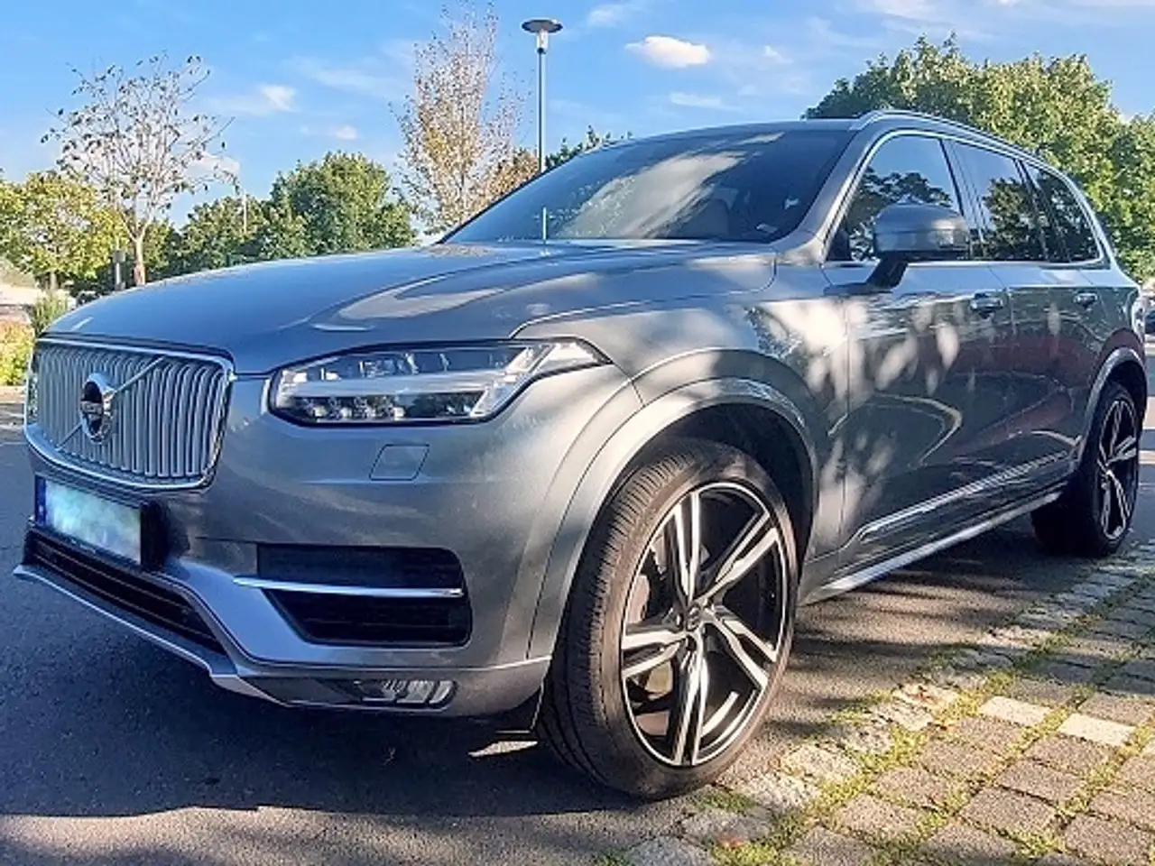 Volvo XC90 XC90 D5 AWD Geartronic Inscription — photo 1 of 15