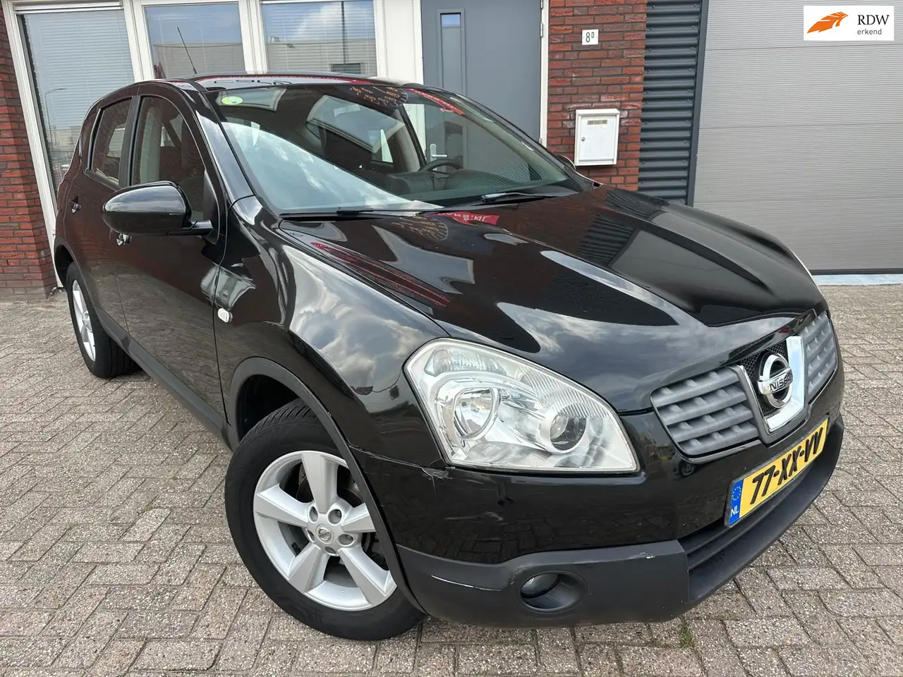 Nissan Qashqai 2.0 Tekna Premium 4WD / Pano / Navi / Camera / AUT — photo 1 of 24