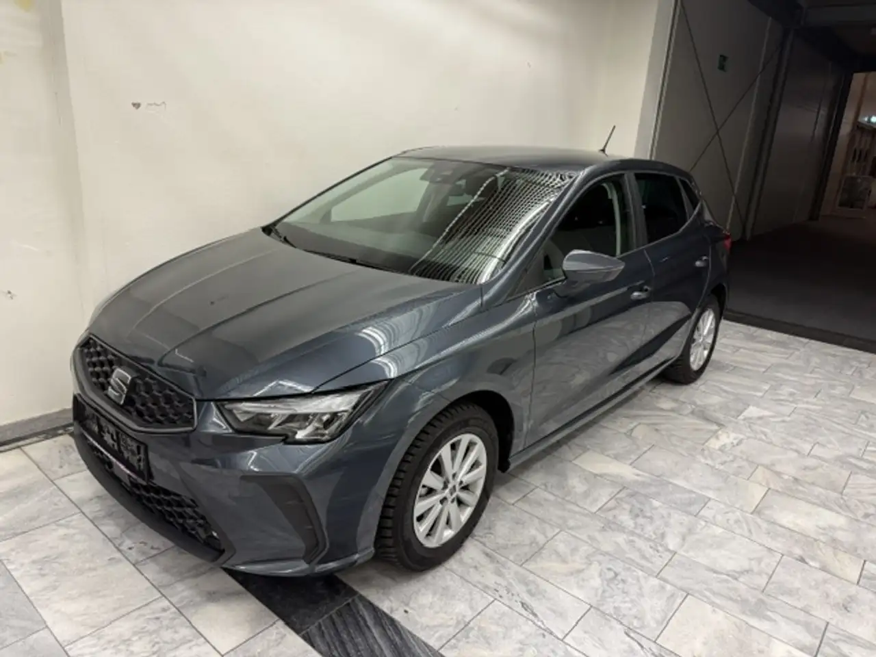 SEAT Ibiza 1.0 TSI 70 kW ***10 JAHRE GARANTIE*** — photo 1 of 15