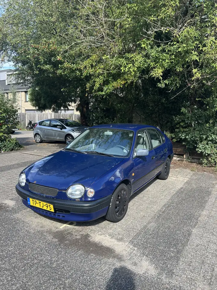 Toyota Corolla 1.6 linea terra — photo 1 of 13