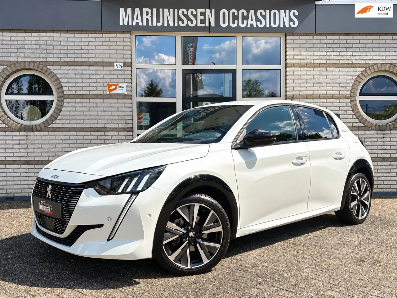 Peugeot 208 1.2 PureTech GT-Line |DEALER ONDERHOUDEN!| — photo 1 of 24
