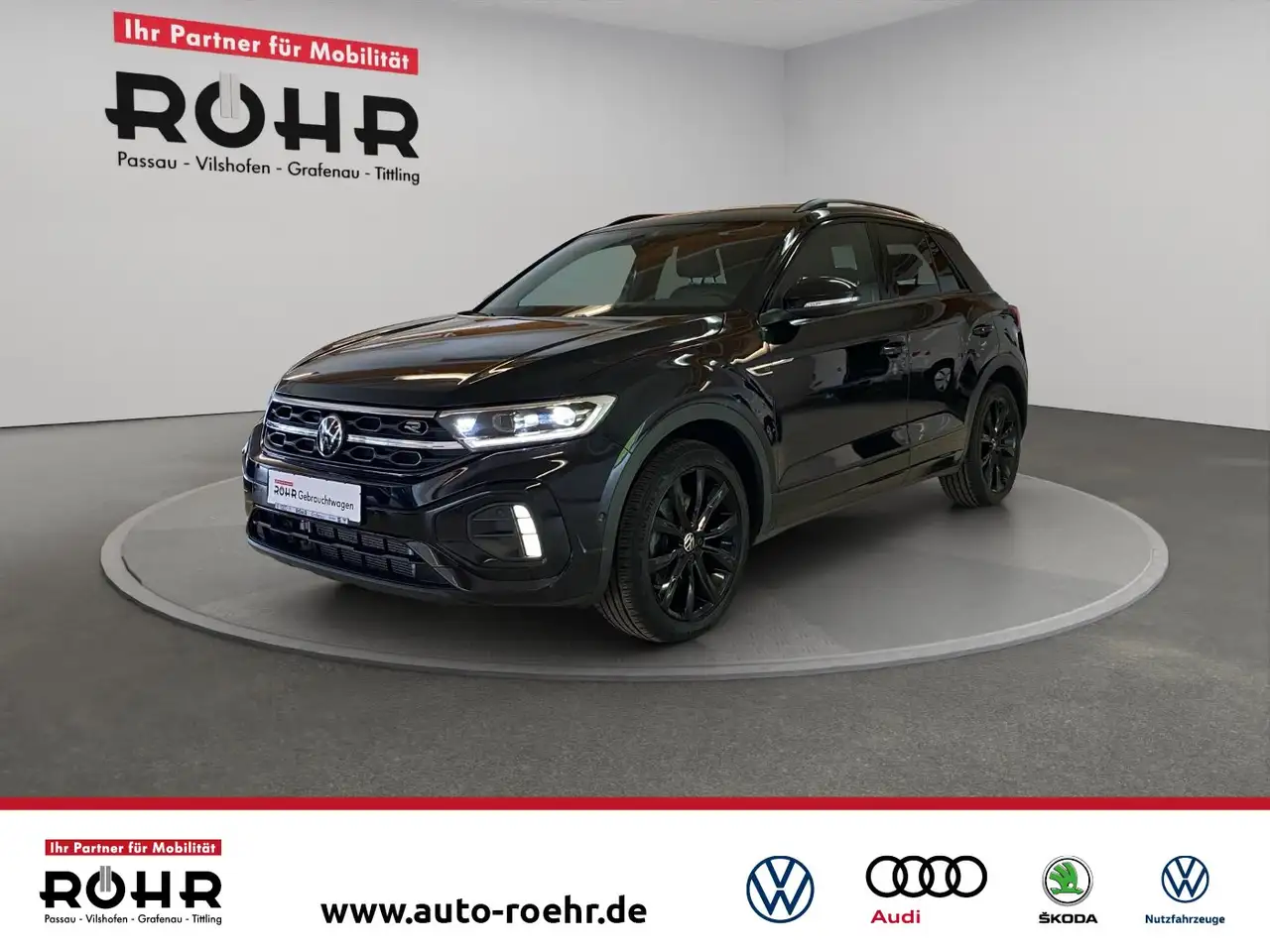 Volkswagen T-Roc R-Line 2.0 TSI DSG 4Motion Black ACC AHK — photo 1 of 23