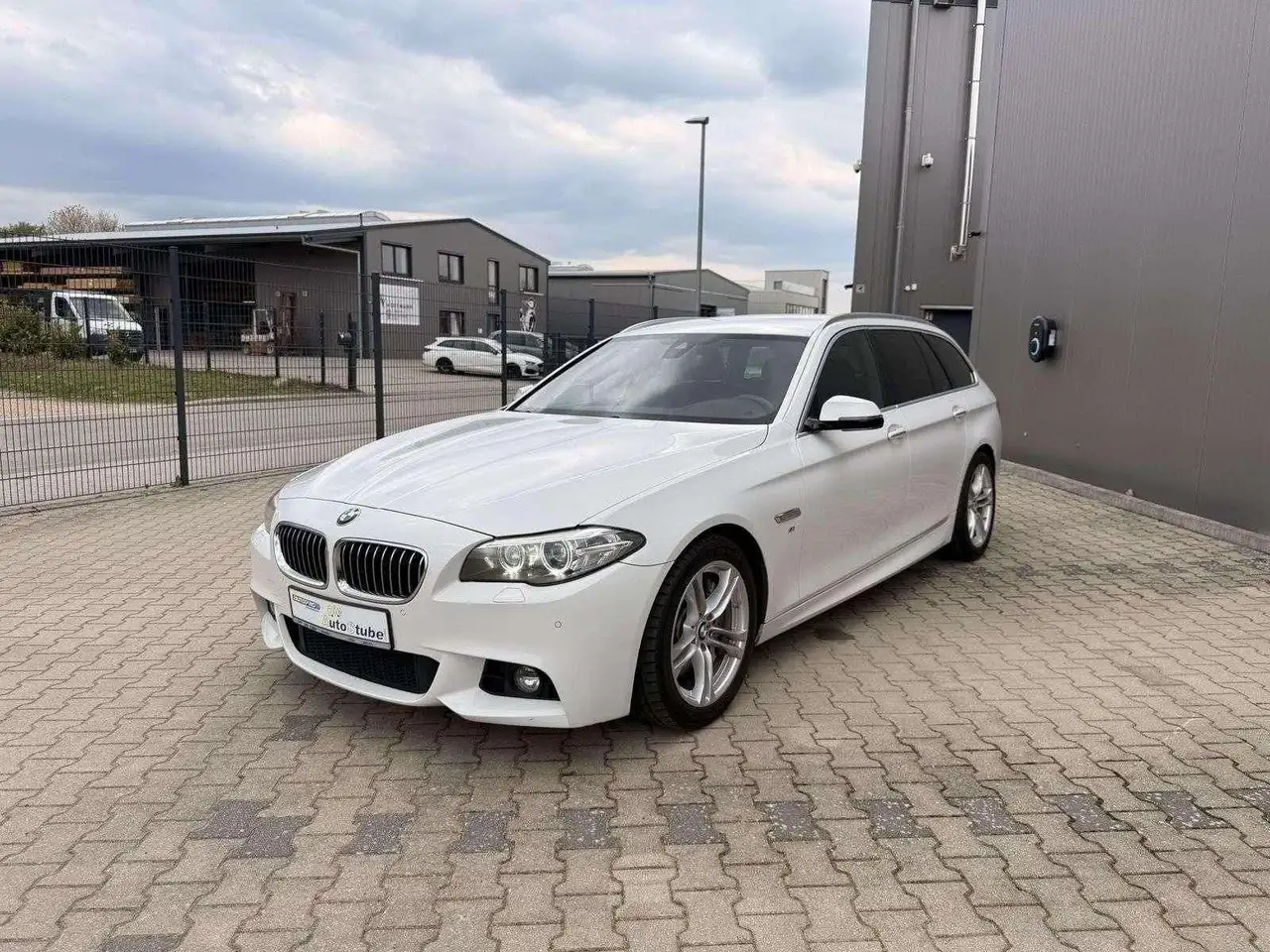 BMW 530 D Touring/M-Paket/Alcantara/R-Kam./BiXenon/L — photo 1 of 15
