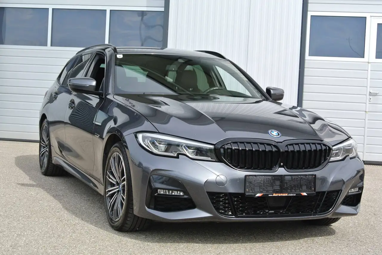 BMW 330 e xDrive touring Aut * M Sport * LASER* AHK * HUD* — photo 1 of 15