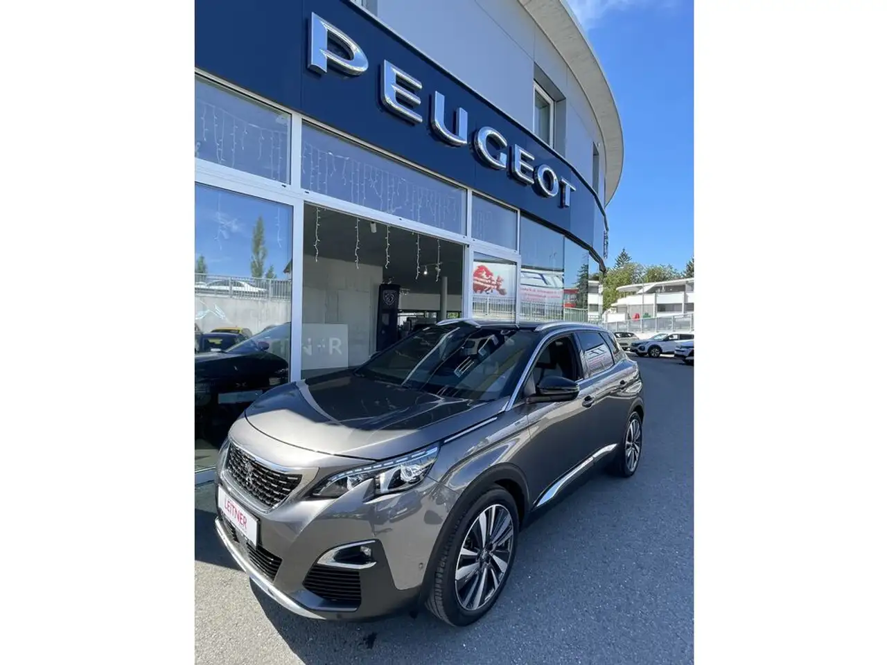 Peugeot 3008 Hybrid GT — photo 1 of 10