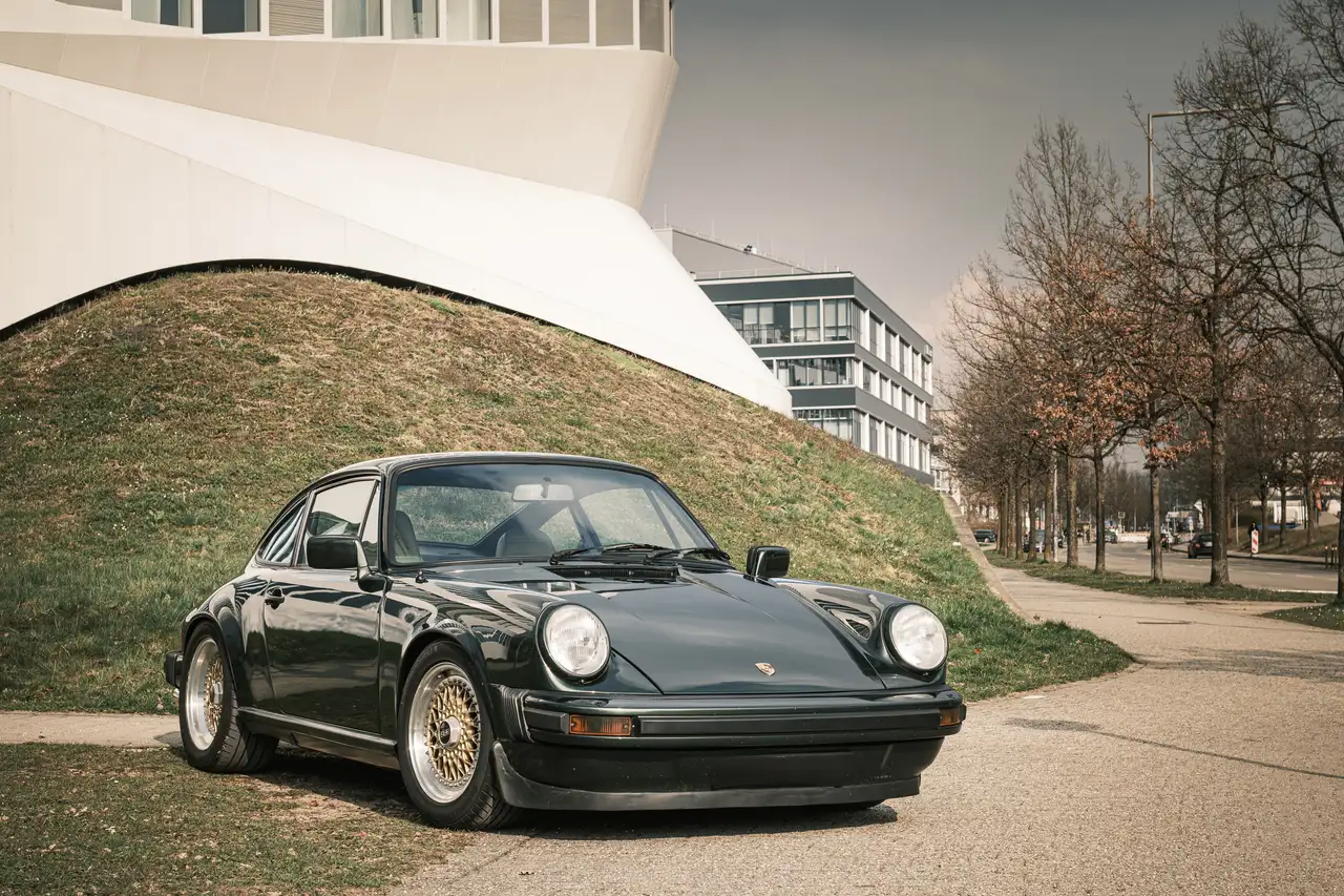 Porsche 911 911 SC 3.0 — photo 1 of 11