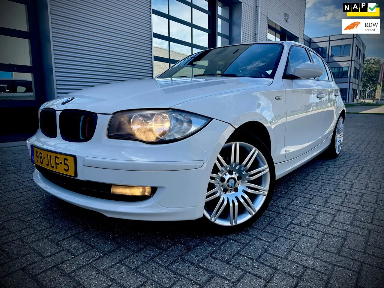 BMW 116 1-serie 116i Business Line, perfect onderhouden, 1 — photo 1 of 40