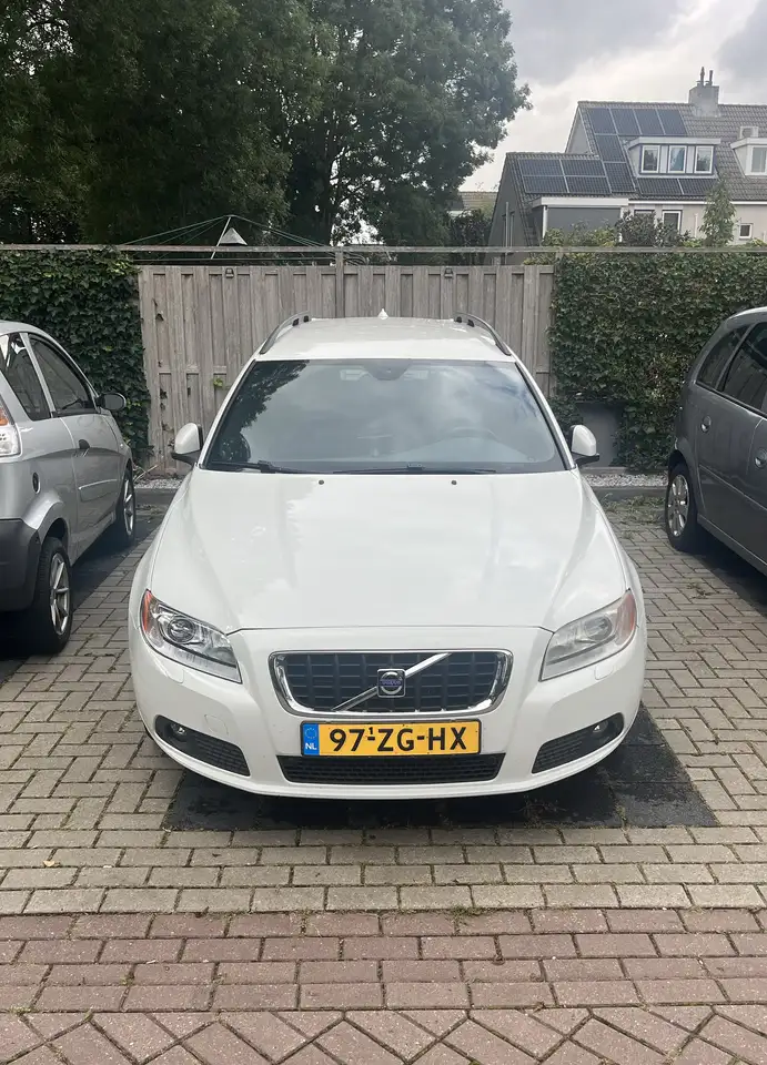 Volvo V70 3.0 T6 AWD Summum — photo 1 of 20