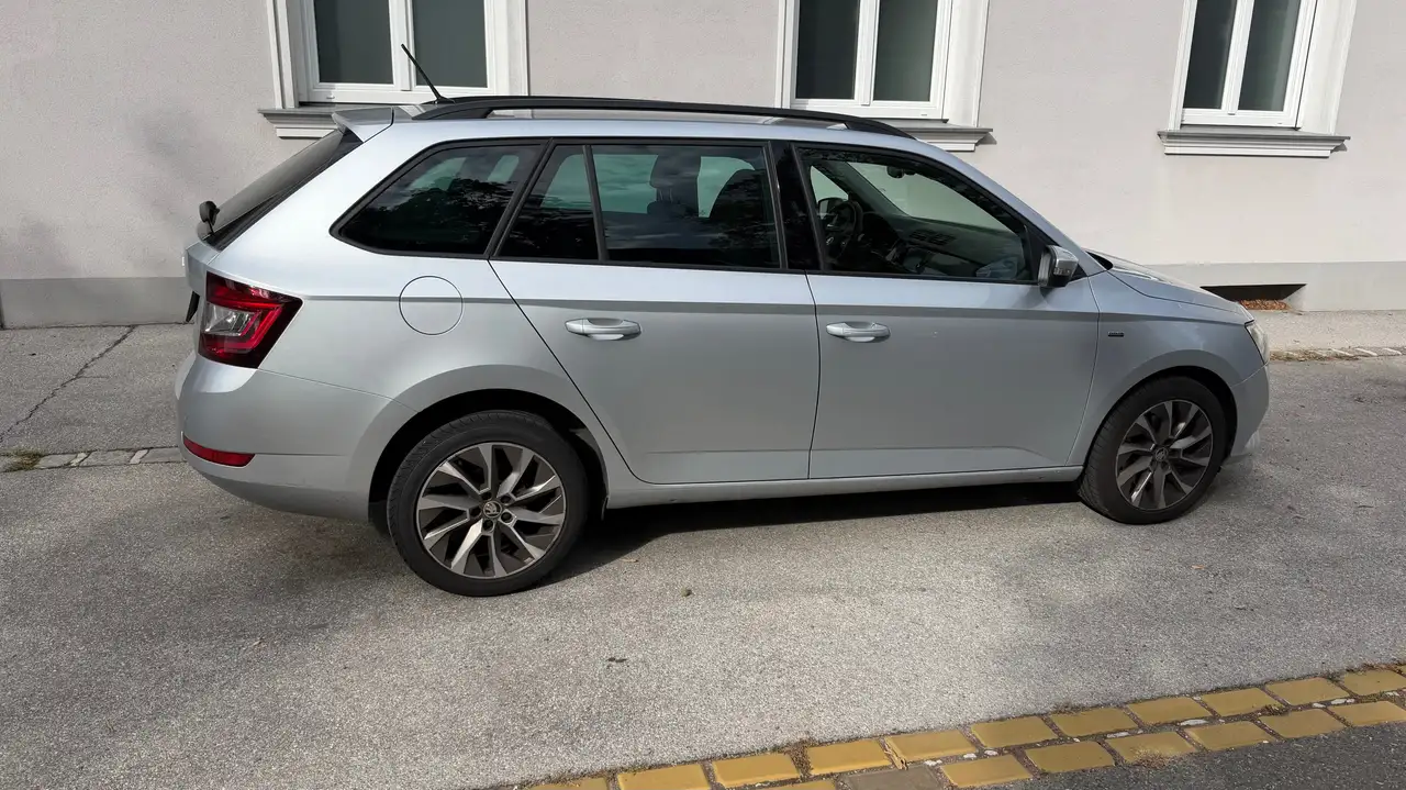 Skoda Fabia Fabia Combi Clever 1,0 TSI DSG Clever — photo 1 of 7