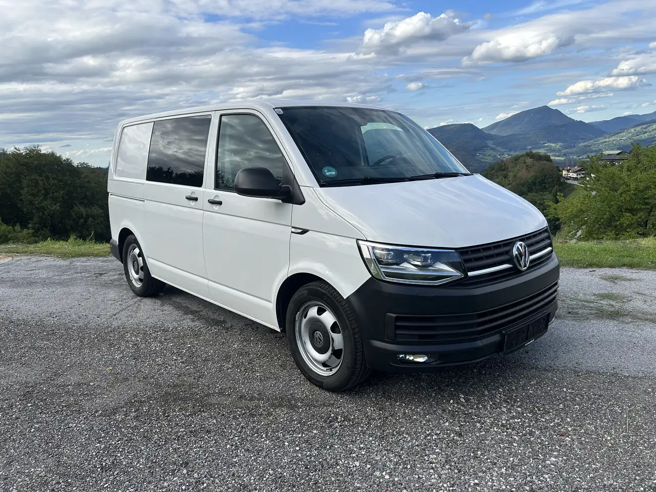 Volkswagen T6 Transporter Kastenwagen KR 2,0 TDI BMT — photo 1 of 12
