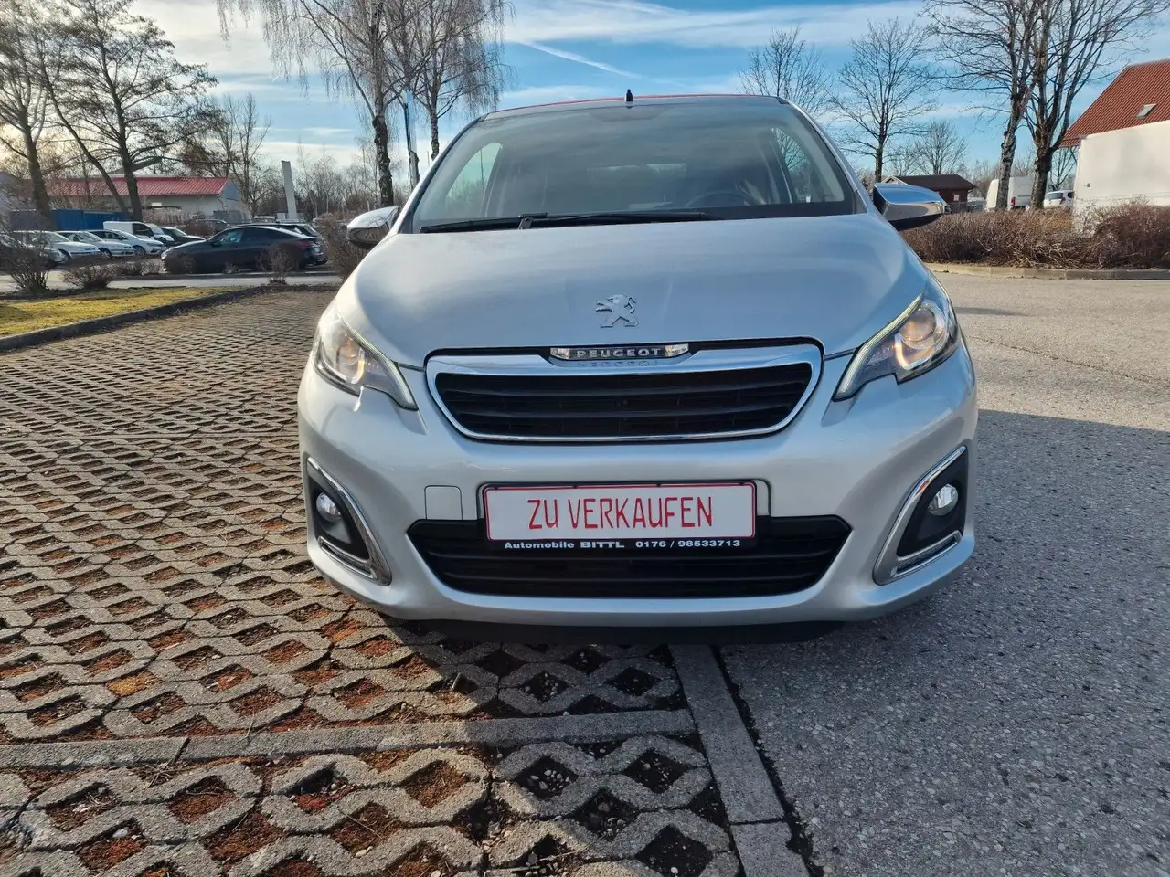Peugeot 108 1,2 VTI Pure Tech TOP Allure/Faltdach/1 Hand — photo 1 of 20