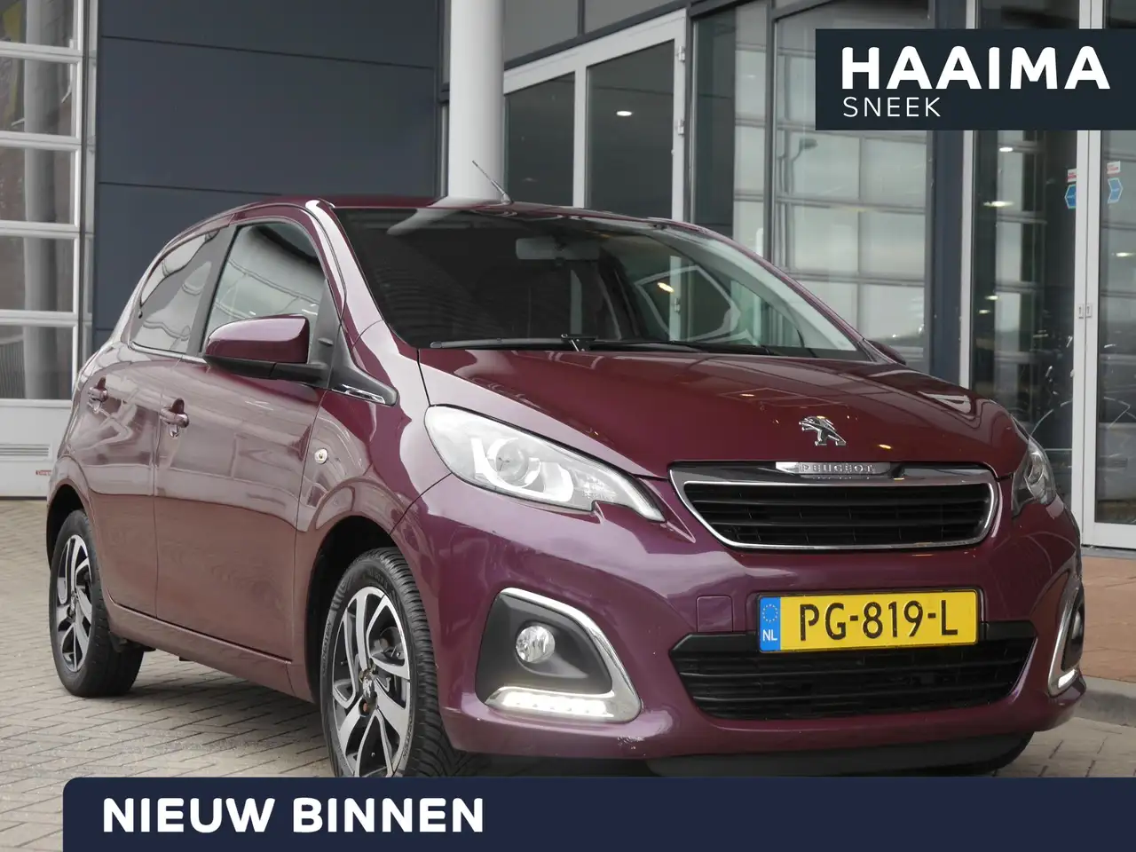 Peugeot 108 1.2 Puretech Allure Lichtmetalen velgen | Getint g — photo 1 of 29