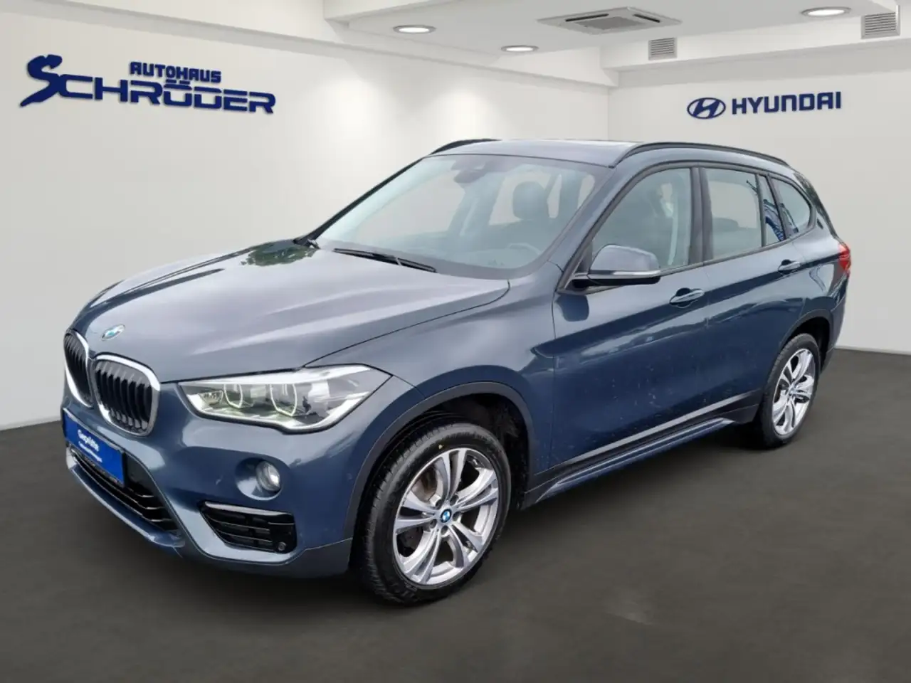 BMW X1 sDrive 18 d Sport Line PDC — photo 1 of 15