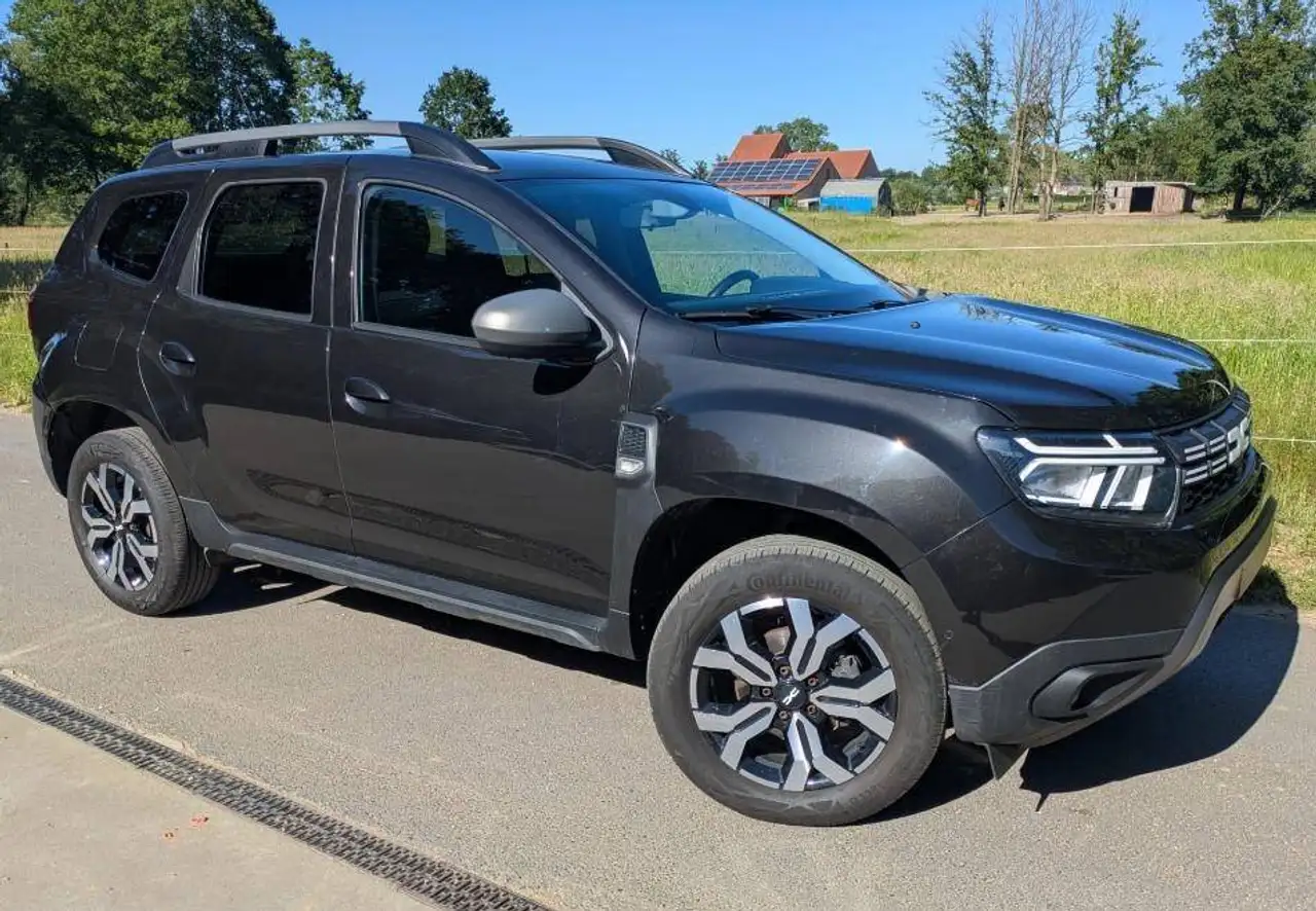 Dacia Duster Automaat trekhaak 360° camera navigatie zetelverwarming — photo 1 of 15