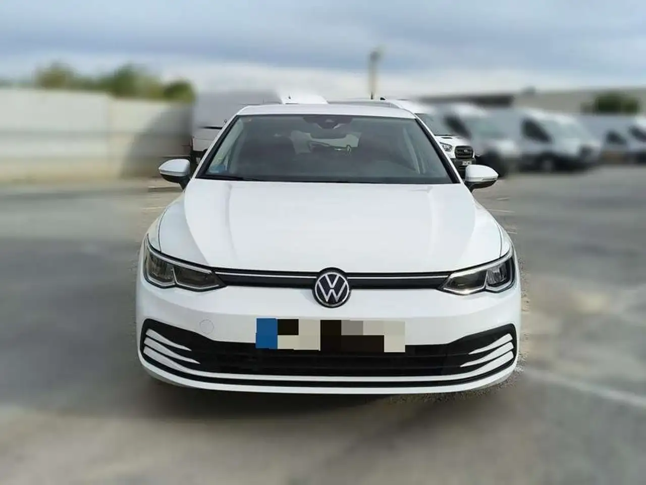 Volkswagen Golf 1.0 eTSI Life DSG 81kW — photo 1 of 15