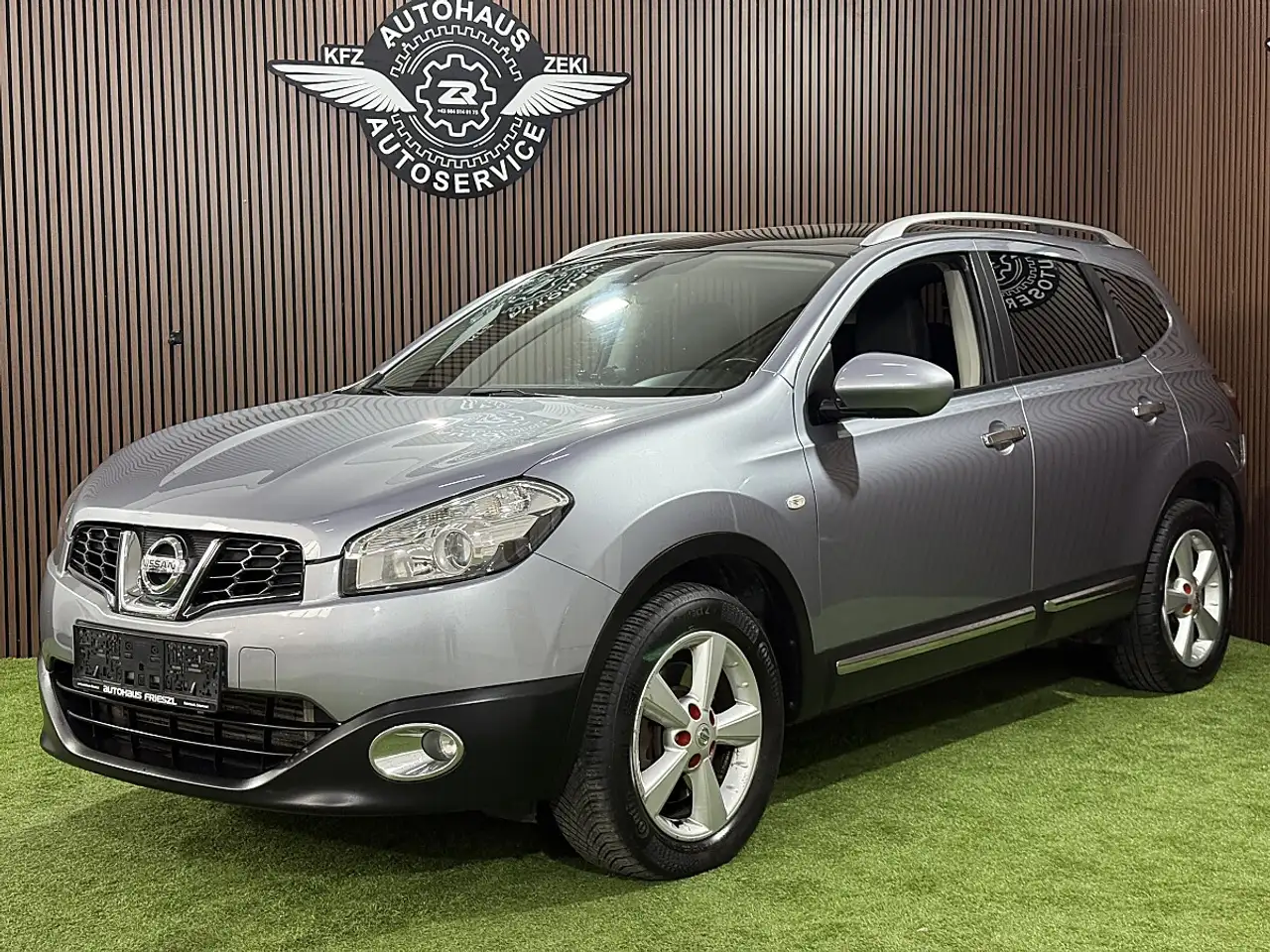 Nissan Qashqai +2 dCi — photo 1 of 40