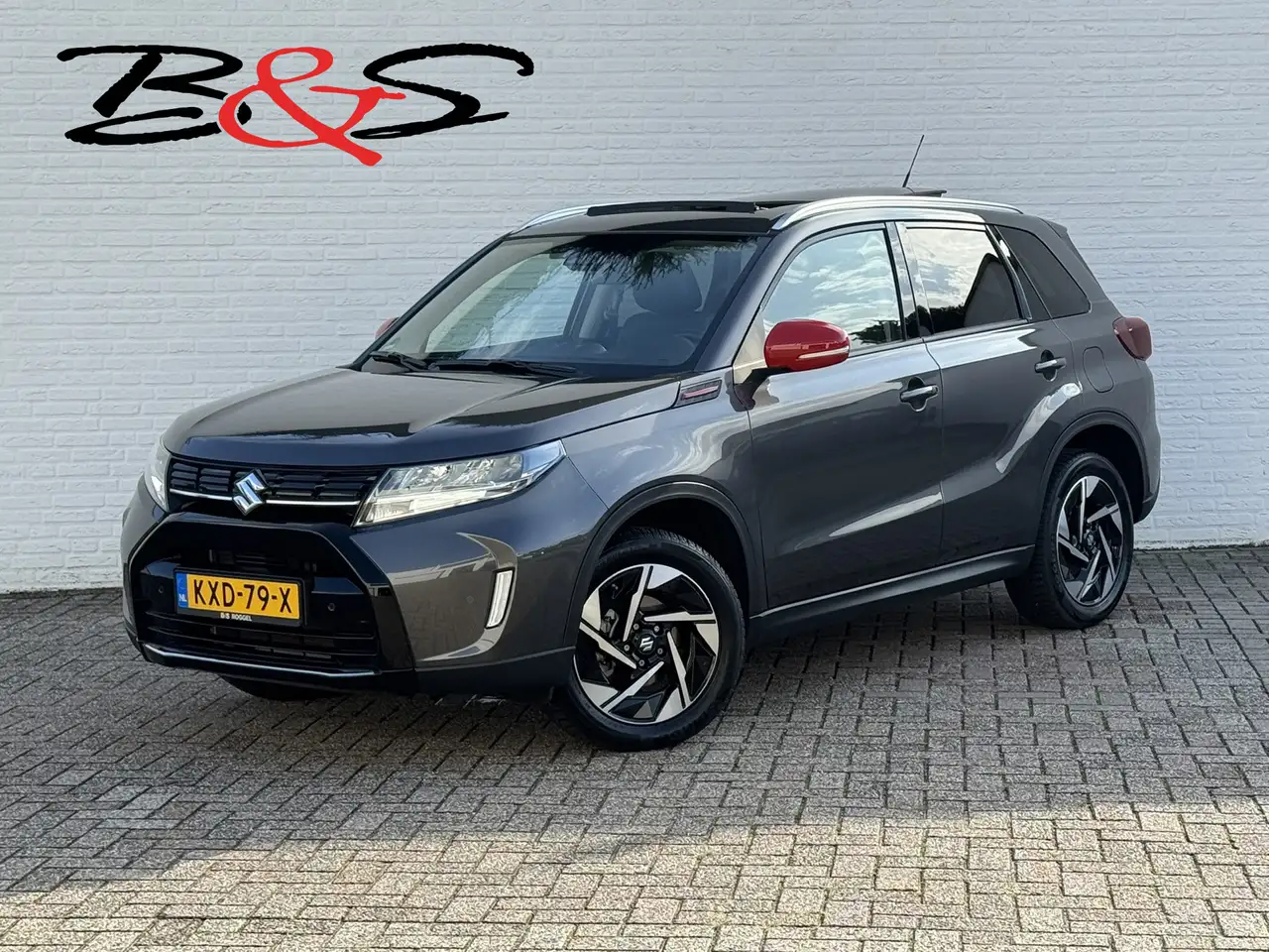 Suzuki Vitara 1.5 Hybrid Style Trekhaak 4 Seizoenen banden Panor — photo 1 of 40