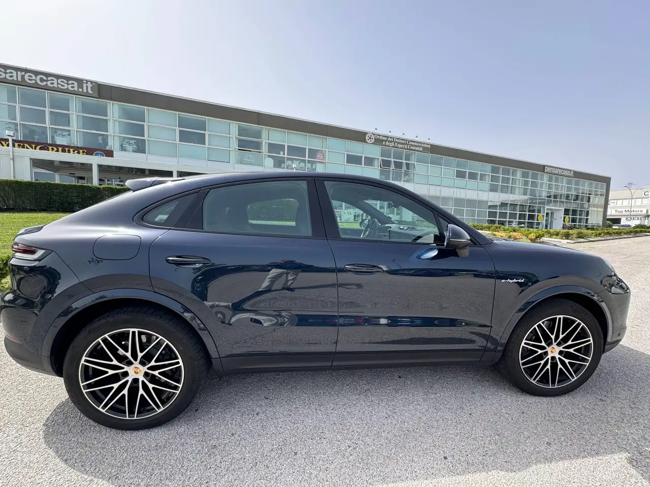 Porsche Cayenne Cayenne Coupe 2023 Coupe 3.0 e-hybrid 5p.ti tiptronic — photo 1 of 13